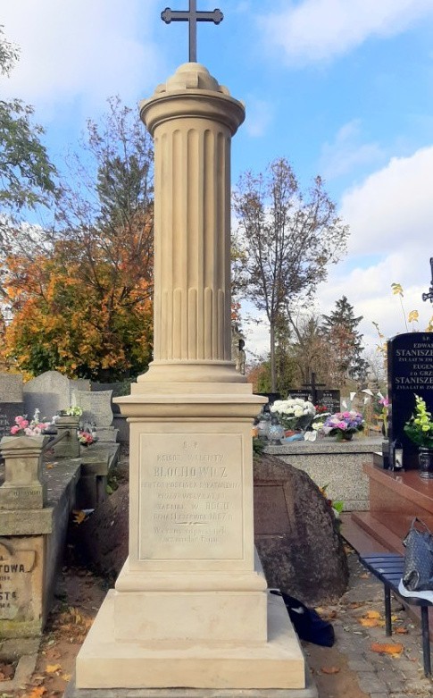 Stare nagrobki na cmentarzu przy ulicy Limanowskiego w Radomiu odzyskały pierwotne piękno