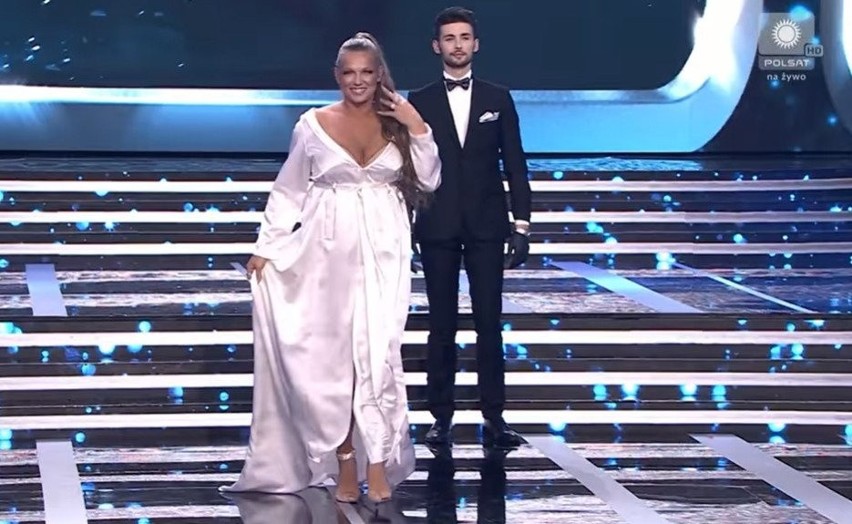 Miss Polski 2020. Joanna Liszowska skradła całe show! Założyła kreację z gigantycznym dekoltem 