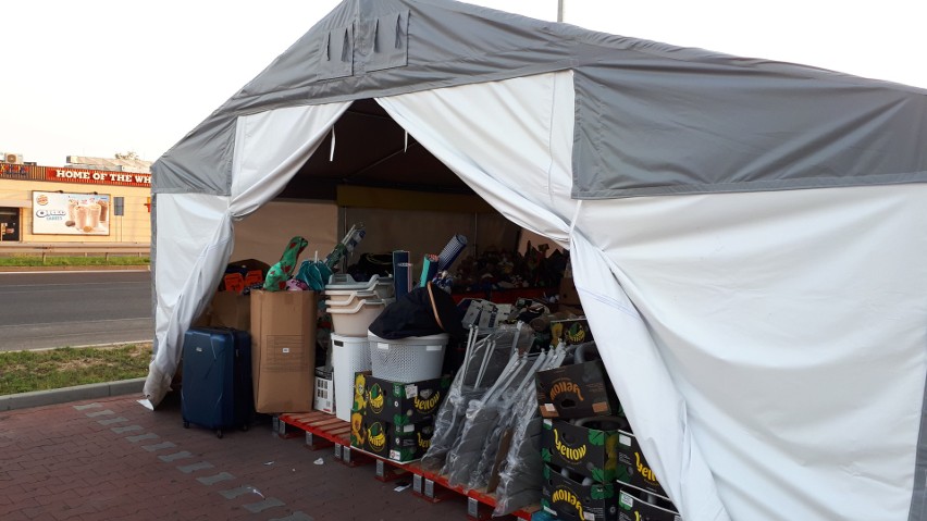 Biedronka: wakacyjna wyprzedaż namiotowa w zawitała do Rudy Śląskiej