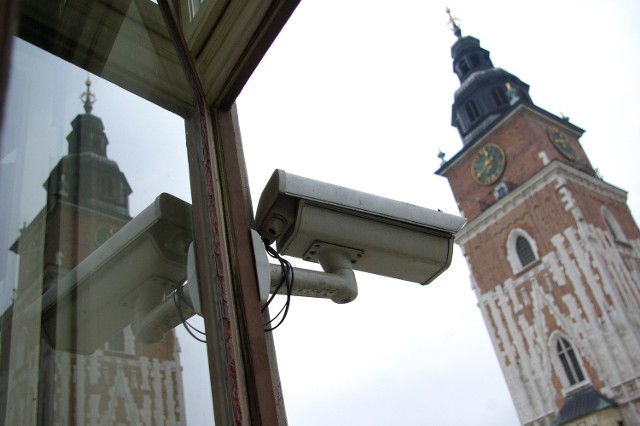 Dziś w Krakowie policja ma 60 kamer, inne duże miasta - po kilkaset. Policjanci chcą to zmienić