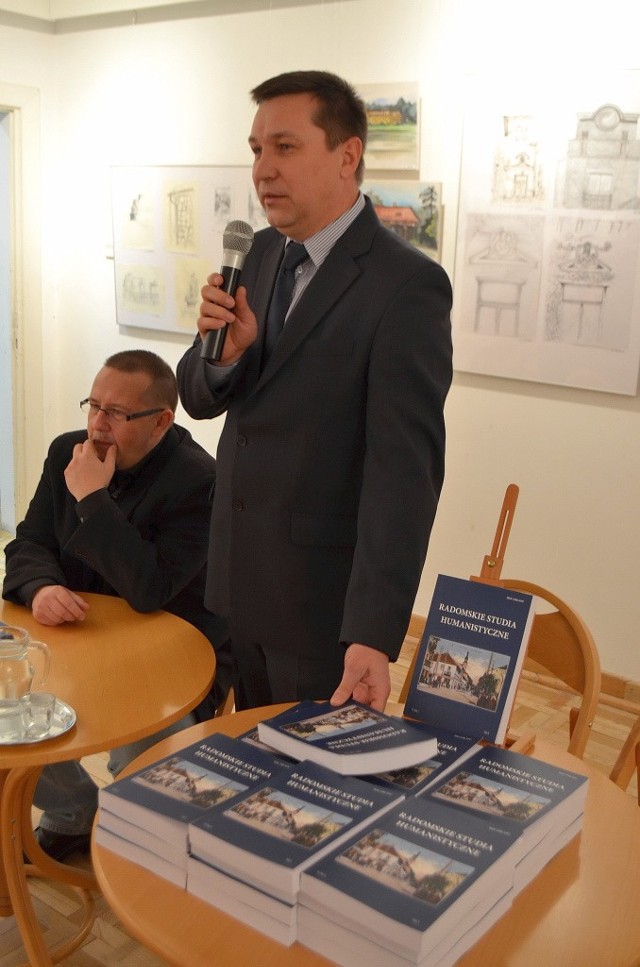 Podczas spotkania Dariusz Kupisz przedstawił radę programową oraz autorów artykułów zamieszczonych w I tomie.