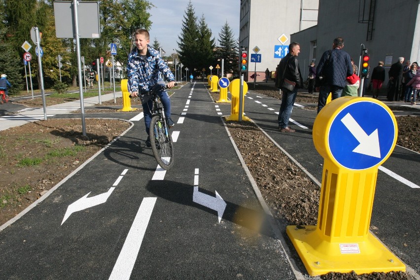 Pierwsze w Bielsku-Białej przyszkolne miasteczko ruchu drogowego już otwarte [ZDJĘCIA]