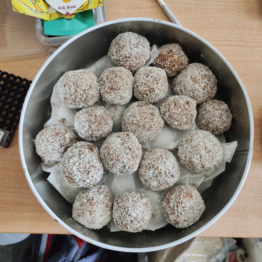 Funkcjonariusze zabezpieczyli blisko 2 kg  suszu konopi...