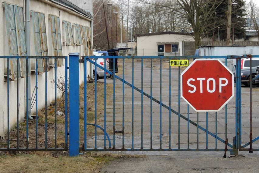 Na ulicy Topolowej w Toruniu znajduje się policyjny parking,...