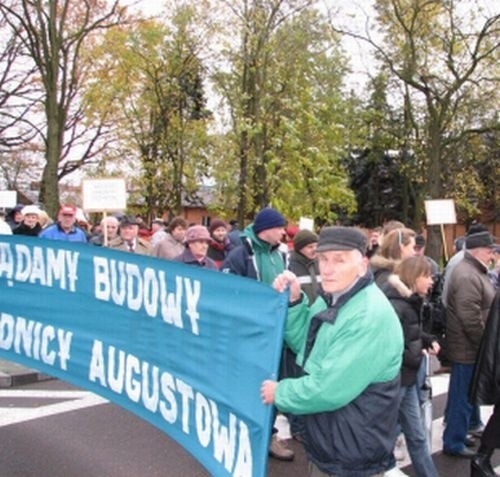 Mieszkańcy Augustowa przez dwie godziny blokowali drogę krajową nr 8