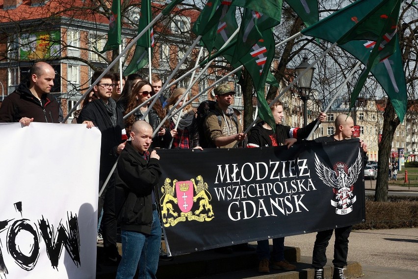 W Gdańsku odbył się wiec "Nie! dla imigrantów"  [ZDJĘCIA, WIDEO]