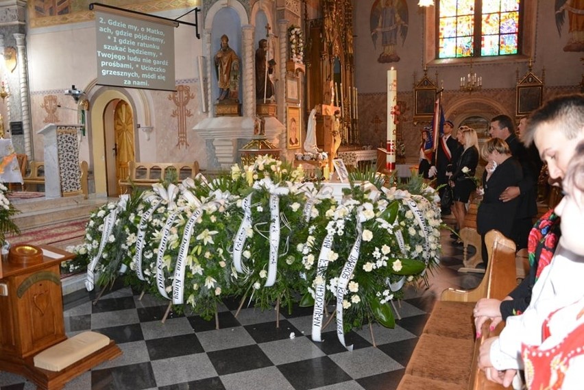 Chyżne. Pogrzeb tragicznie zmarłej 18-letniej Angeliki, która zginęła w wypadku w Szaflarach