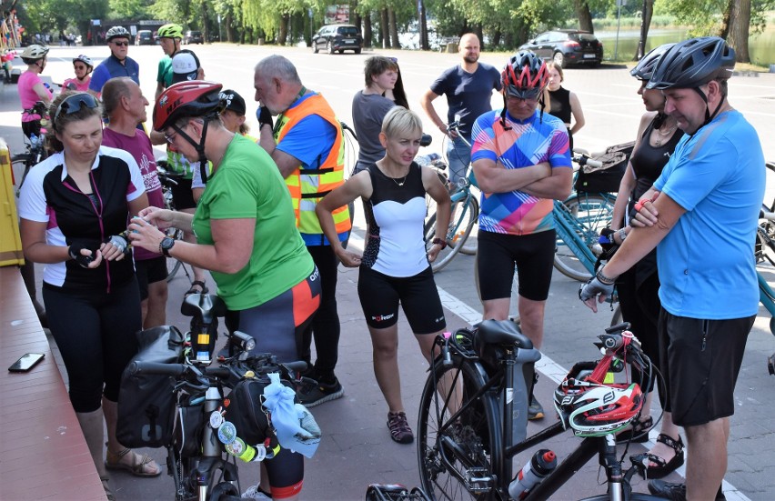 Około 160 cyklistów wzięło udział w 10. rodzinnym rajdzie...