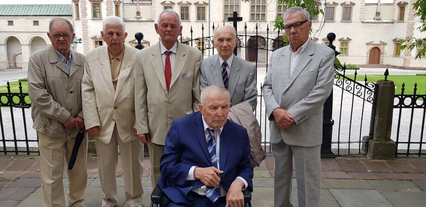 64 lata po maturze absolwenci Technikum Budowlanego w Kielcach spotkali się ponownie