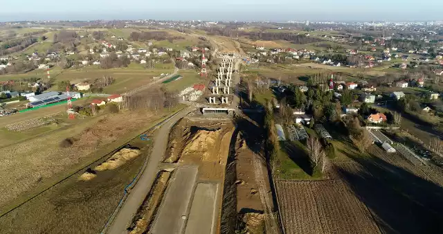 S19 Rzeszów Południe - Babica. Widok na budowę estakady w Racławówce