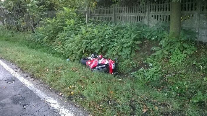 Gierałtowice. Motocyklista wjechał w opla, śmigłowiec zabrał go do szpitala