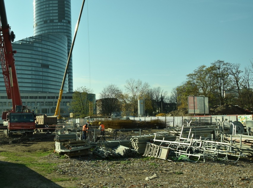 Z wrocławskiego City zostały tylko plany, ale powstanie kilka biurowców i mieszkania [WIZUALIZACJE, ZDJĘCIA]