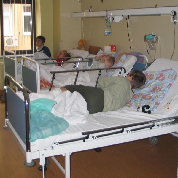 Od poniedziałku pacjenci z Oddziału Chirurgii Dzieci Szpitala Wojewódzkiego w Tarnobrzegu będą przenoszeni na oddział tymczasowy, by ostatecznie przejść na oddział zajmowany dziś przez ortopedię.