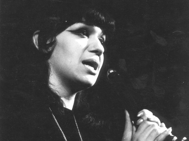 Ewa Demarczyk w 1963 roku wygrała pierwszy opolski festiwal piosenką "Karuzela z madonnami&#8221;.