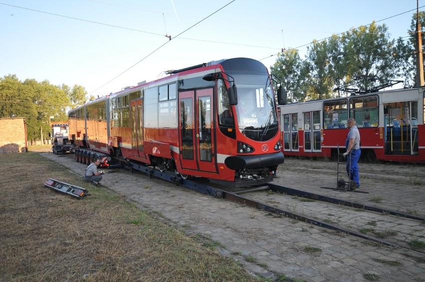 Tramwaje Śląskie już mają nowy tramwaj Moderus Beta....