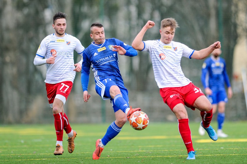 Odra Opole pokonała Miedź Legnica 2-0.