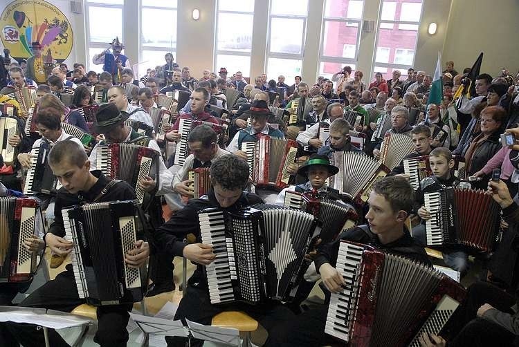 W Miastku, podczas niedzielnego Dnia Jedności Kaszubów,...