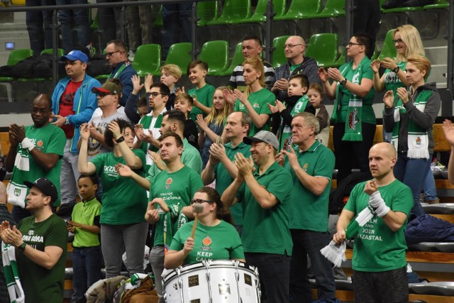 Zielonogórscy fani apelują, żeby kibice nie zwracali biletów na mecz z Dąbrową Górniczą.