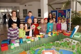 Uczniowie ze szkoły podstawowej numer 2 w Szydłowcu pomagają rówieśnikom z Afryki