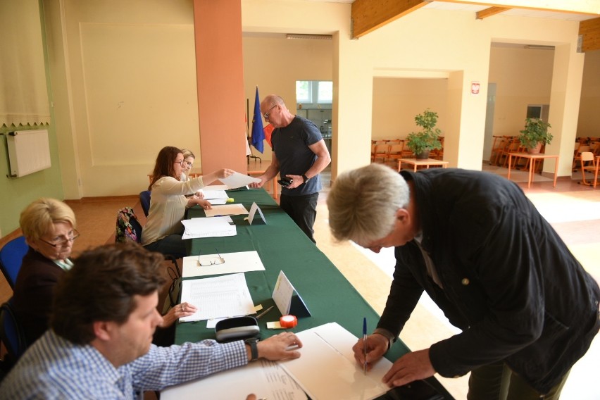 W Toruniu trwa głosowanie w wyborach do Parlamentu...