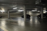 Kraków. Parking przy Muzeum Narodowym stoi pusty. Urząd nic z tym nie robi 