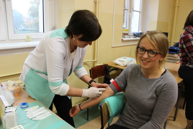 Ewa Wąsowska zapewnia, że pobieranie próbek krwi nie jest bolesne.