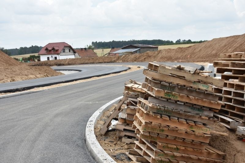 Trwa budowa drogi S5. W sobotę (14 lipca) na budowie w...