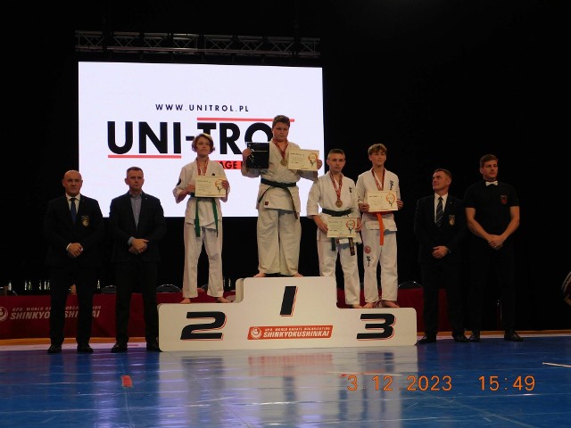 Karatecy z Sandomierza stanęli na podium turnieju w Warszawie.