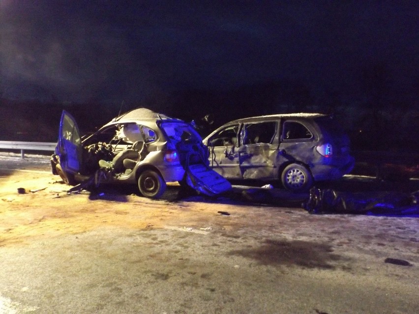 Wypadek na obwodnicy Kocka: Jedna osoba nie żyje po zderzeniu samochodów (ZDJĘCIA, WIDEO)
