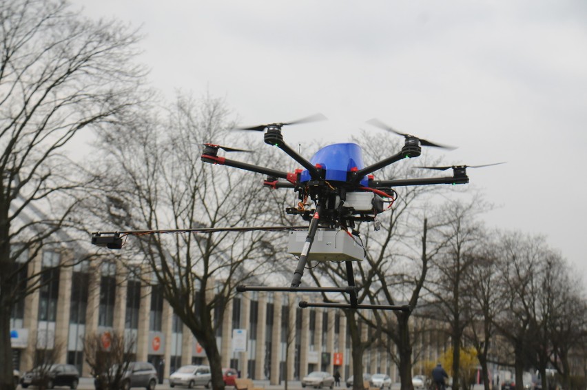 Kraków. Dron zbadał skład dymu z paleniska [WIDEO]