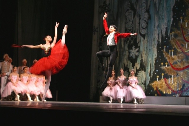 Russian National Ballet to zespół, który od lat zachwyca swoim kunsztem, cieszy się wielkim uznaniem i przez to zdobył ogromną popularność.