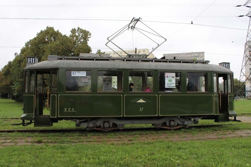 Zabytkowy tramwaj jeździ po Łodzi. Zobacz atrakcje Tygodnia Mobilności [ZDJĘCIA+FILM]