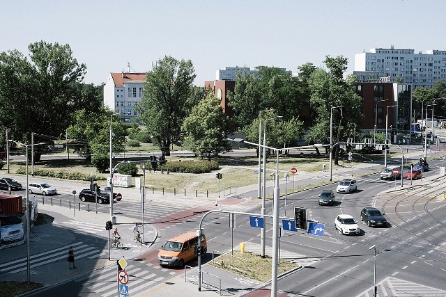 Nowy pomnik stanie na skwerze naprzeciwko jednego z wejść do Wroclavii. Jego forma zostanie wyłoniona w konkursie, który właśnie ogłosiło miasto. Cena monumentu nie może przekroczyć 1,3 mln zł