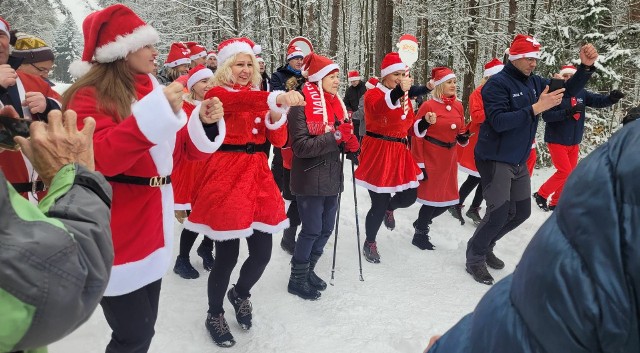 Mikołajkowy Nordic Walking odbył się w okolicach szkółki leśnej "Przejazd".