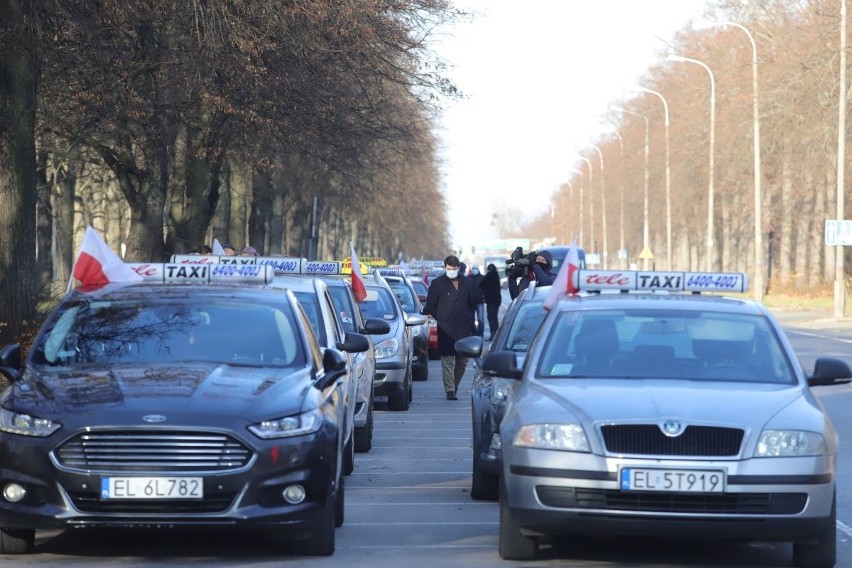 Ogólnopolski protest taksówkarzy w Łodzi. Wielkich korków udało się uniknąć