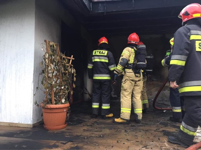 Pożar w domu w miejscowości Czarże w pow. bydgoskim wybuchł ok. godz. 9 w drugi dzień Świąt Bożego Narodzenia.