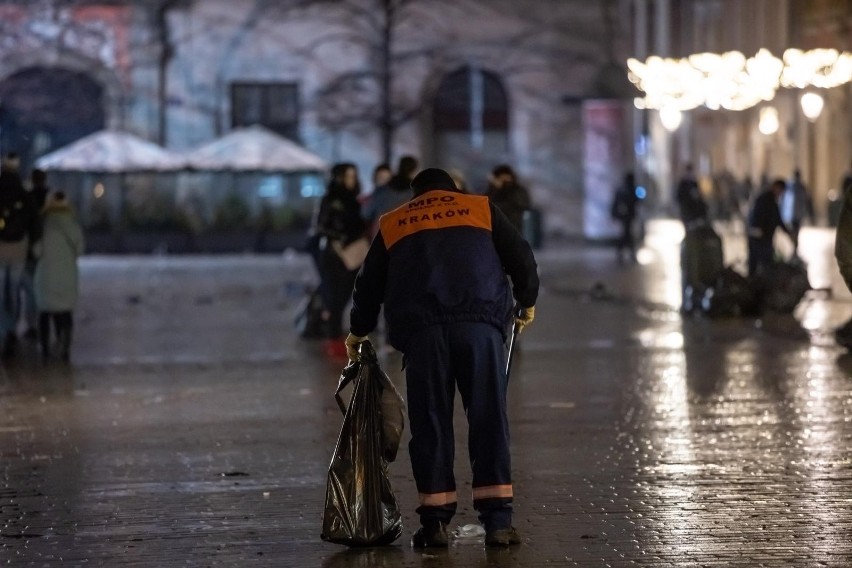 Sprzątanie po sylwestrze w Krakowie