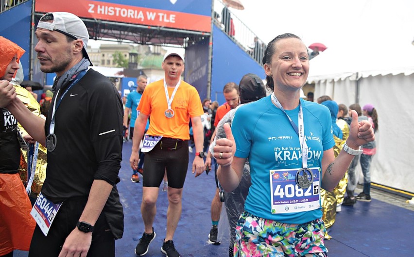 Panie biegają. Kobiety na krakowskich maratonach [ZDJĘCIA]