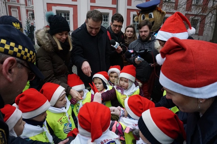 Poznańskie koziołki w świątecznych strojach