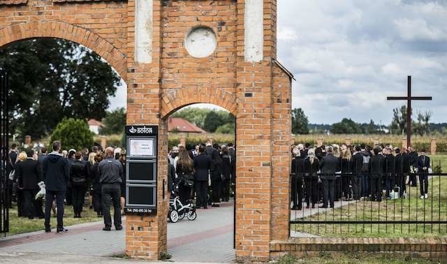 19-letni Dawid pochowany został we wtorek na cmentarzu parafialnym w Górsku