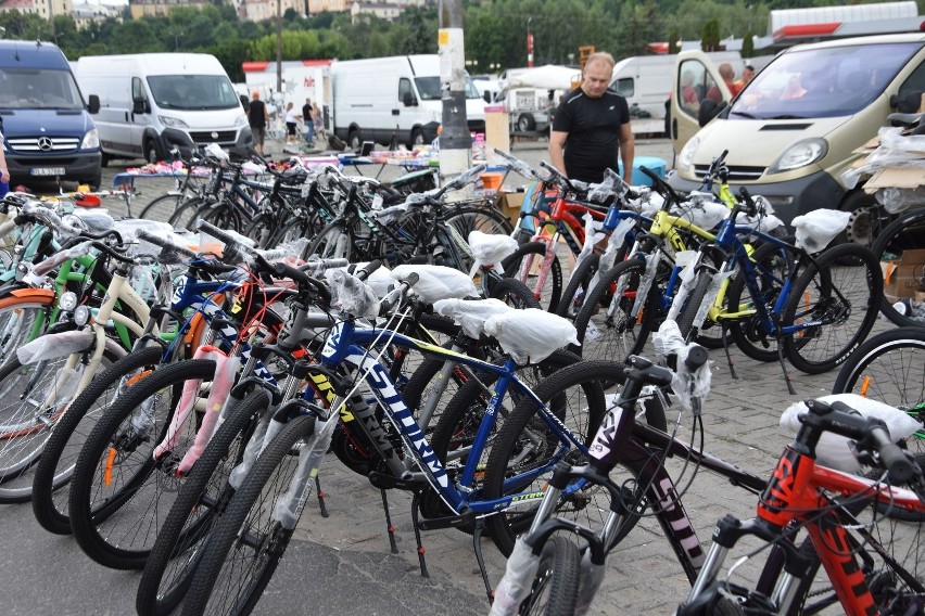 Mnóstwo rowerów na giełdzie w Sandomierzu. Zobacz, czy są...