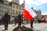 Dzień Flagi Rzeczypospolitej Polskiej 2024. Mnóstwo ludzi na Wrocławskim Rynku. Zobacz zdjęcia z uroczystości