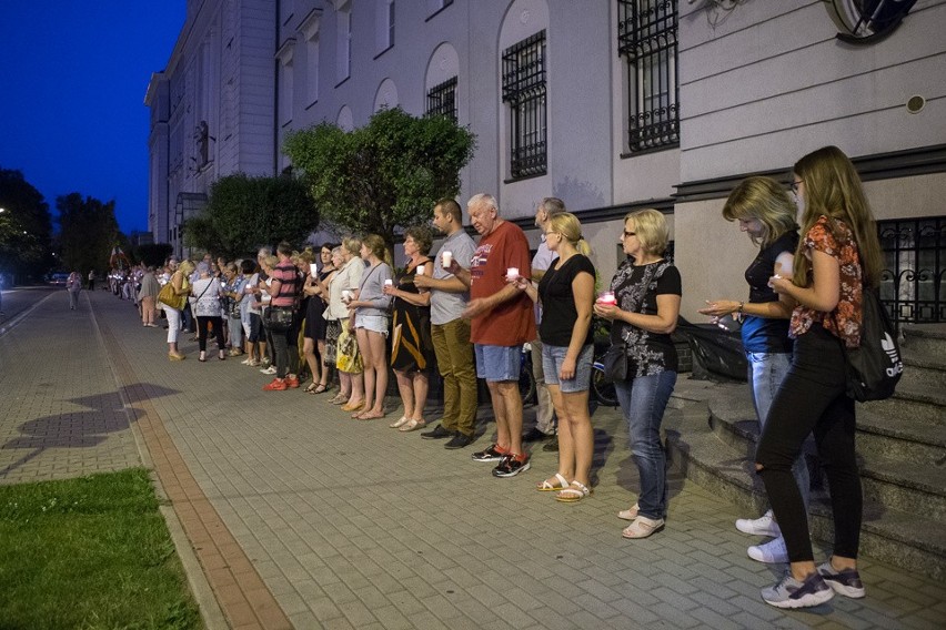 Protest pod sądem w Tarnowie