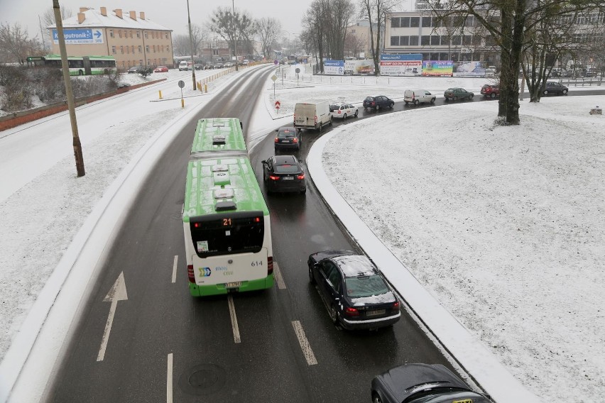 Gigantyczne korki w Białymstoku. "Autobusy opóźnione,...