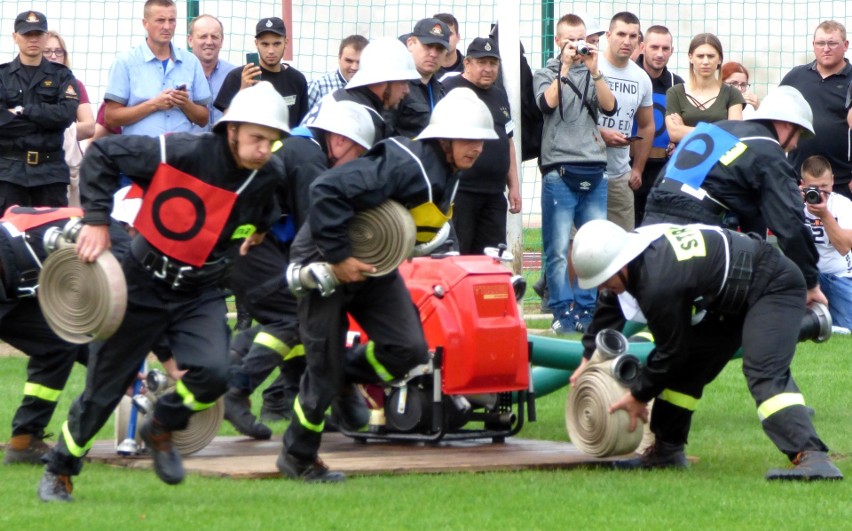 Ponad 200 strażaków z regionu świętokrzyskiego stanęło na...