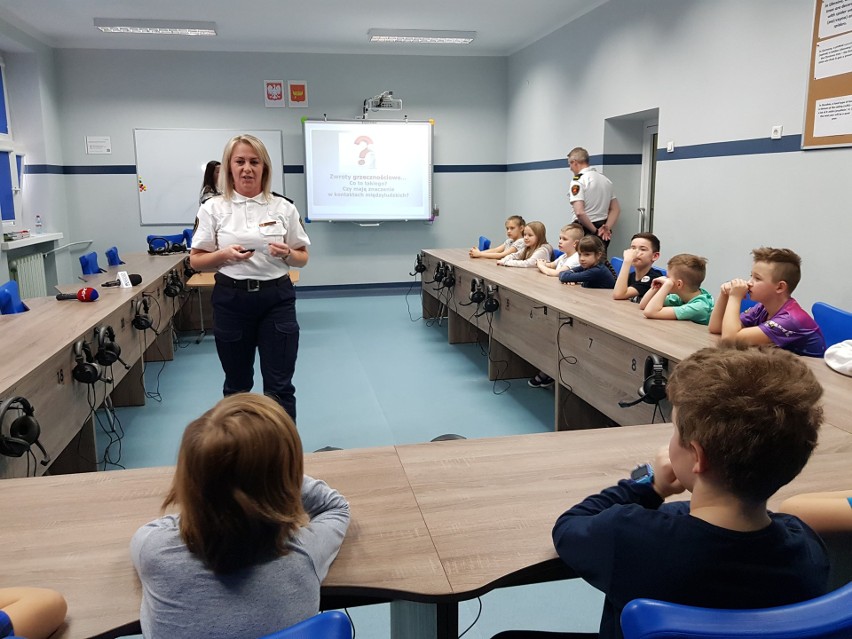 Ze strażnikami miejskimi o tolerancji - lekcja w Szkole Podstawowej nr 26 w Łodzi