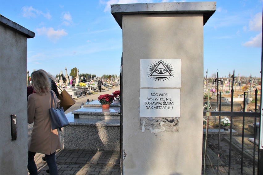 Cmentarna brama w Horyszowie Polskim