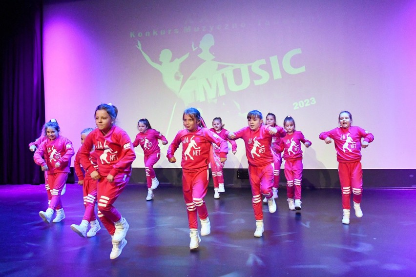 Żywiołowa rywalizacja tancerzy w konkursie „Music-Dance” w Kozienickim Domu Kultury. Sprawdź, kto wygrał. Zobacz zdjęcia