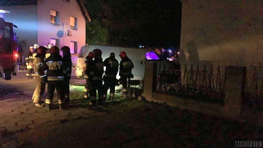 Wjechał w autem w płot i uciekł. Wypadek na Sławickiej w Opolu