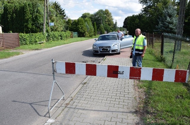 Z utrudnjeniami na drodze w Prawdzie najpierw muszą liczyć się piesi.